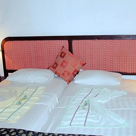 Hotel Araliya Villa Balapitiya Esterno foto